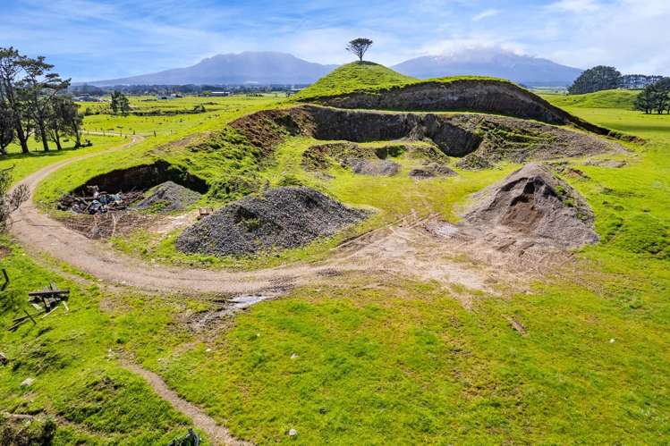 677 Newall Road Newall_23