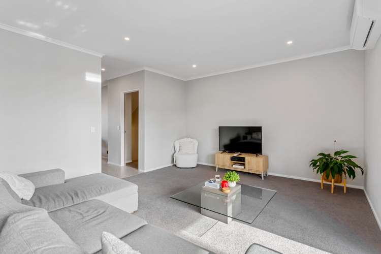 6/4 Matimati Place Hobsonville_6