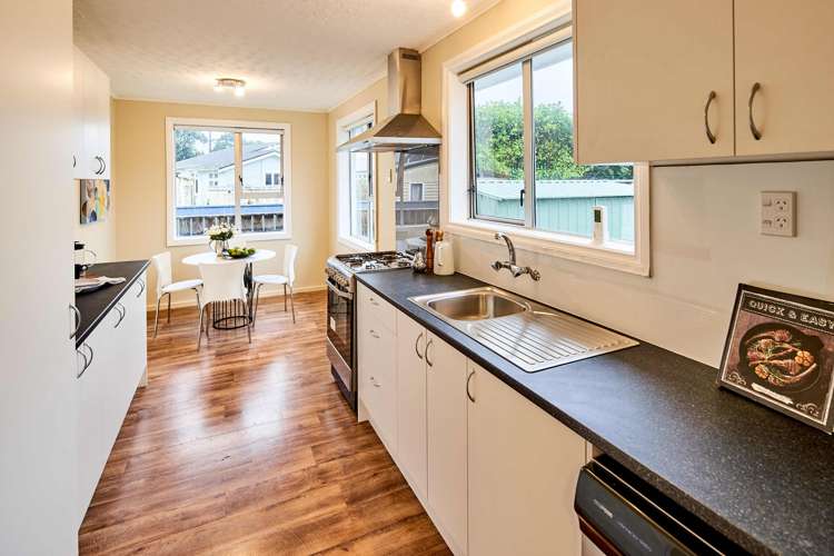 2 Johnston Grove Taita_7