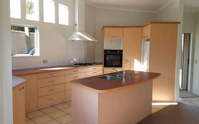 4a Rahui View Oakura_2