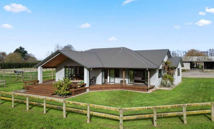 59 Racecourse Road 11373_13