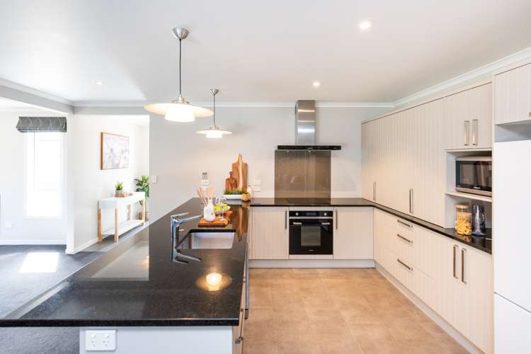 322a College Street West End_13