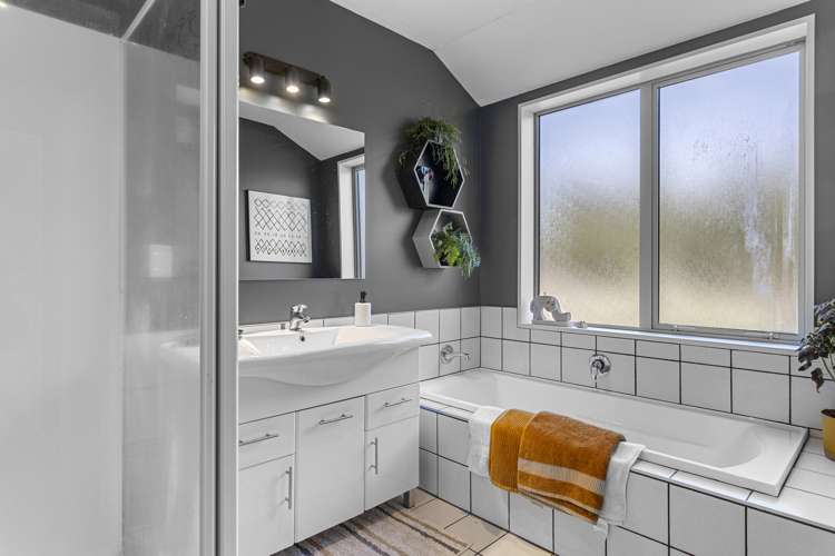 688 Poyntzs Road West Eyreton_12