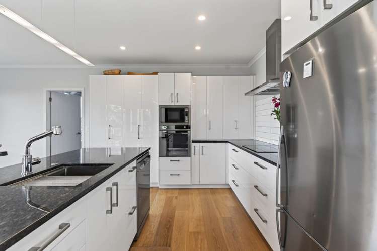 10 Taranui Place Mangawhai Heads_12