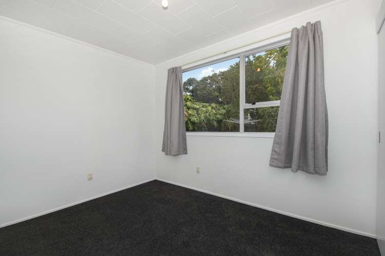 20 Raewyn Street Morningside_13