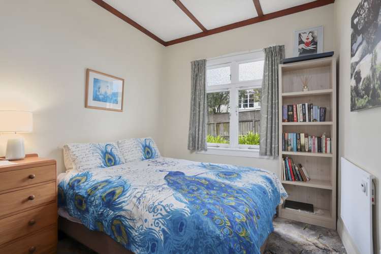 6 Seabrook Avenue New Lynn_12