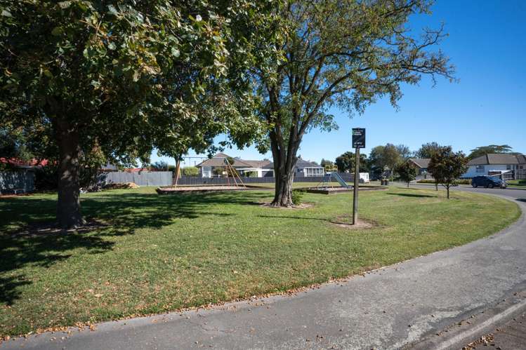 2/4 Lomax Place Islington_32