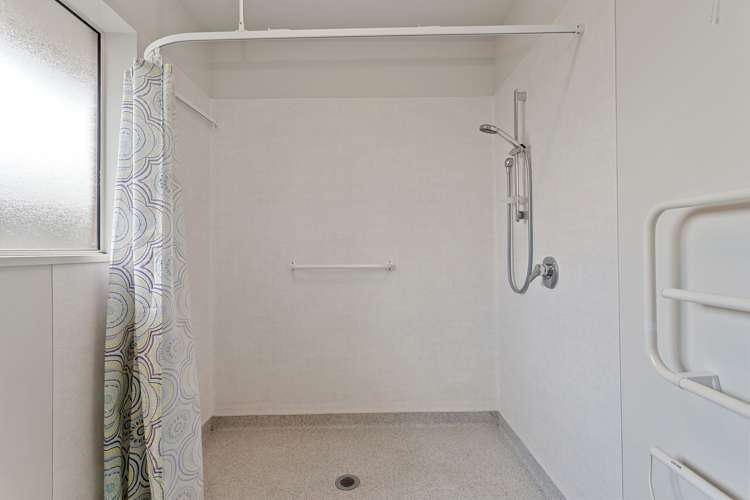 2d Hilton Drive Amberley_10