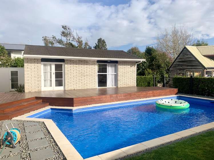 12A McDowall Place 10469_1