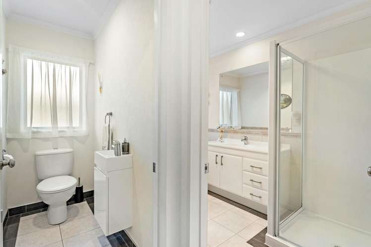 1 Zara Court Flat Bush_11