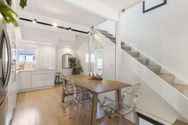 TOWNHOUSE: CAREFREE & CONVENIENT