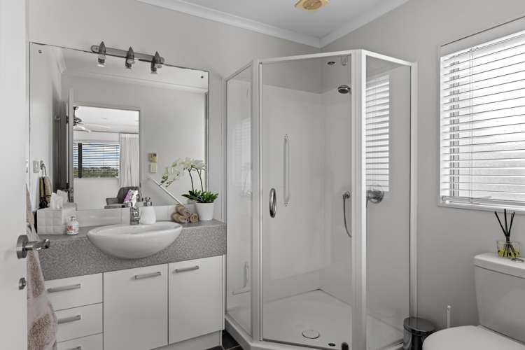 60 Chesterfield Way Orewa_10