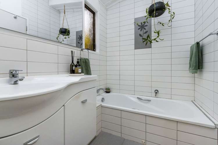 81 Rosecamp Road Beach Haven_16