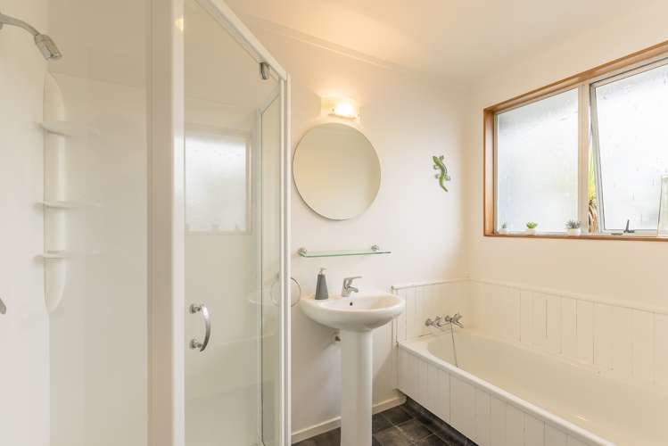 8 Cypress Grove Paraparaumu_18