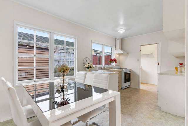 2/135 Glenmore Road Sunnyhills_3