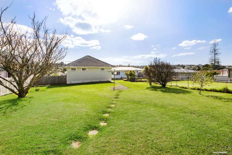 12 Dundee Place Blockhouse Bay_3