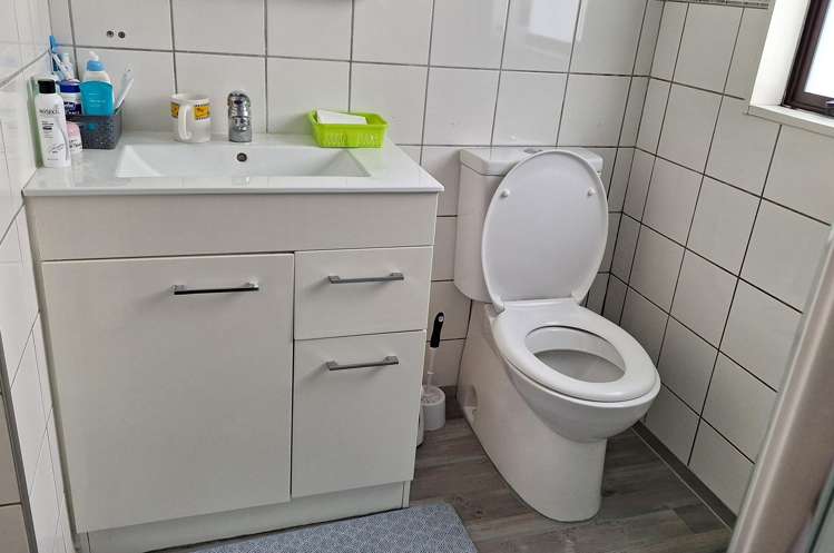 2/4 Elizabeth Drive West Harbour_18