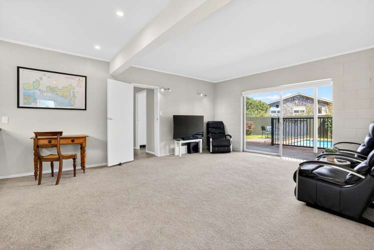 27 Gulf Crest Bucklands Beach_33