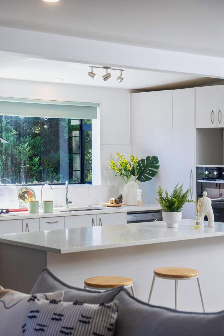 2/32 Tamahere Drive Glenfield_12