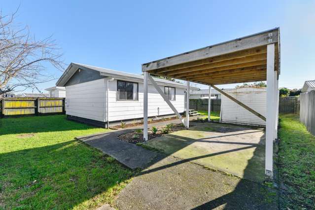 AFFORDABLE GEM IN PAPAKURA