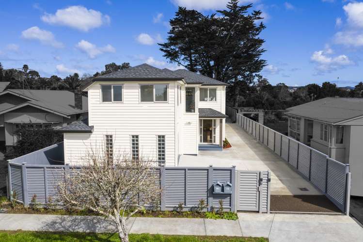 10 Phyllis Street Mount Albert_16