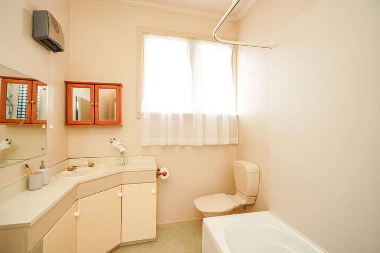 79 Waihopai Street Rosedale_12