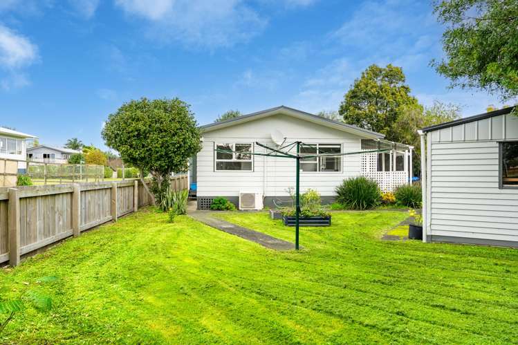 14 Shearwater Street One Tree Point_13