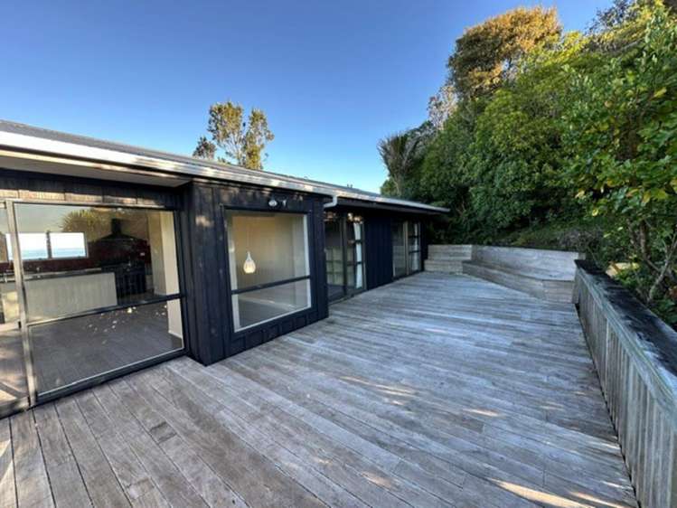 168 Scenic Drive Titirangi_1
