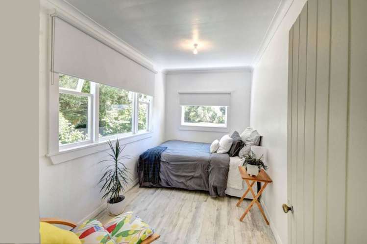 1215 Centre Road Henley_15