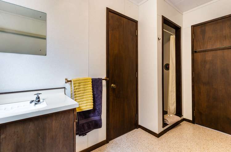 2/83 Rainbow Drive Taupo_13