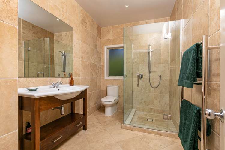 635 Ridge Road Riverhead_13