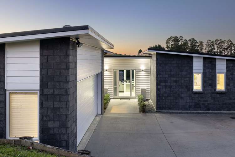 130 Ballintoy Park Drive Welcome Bay_21