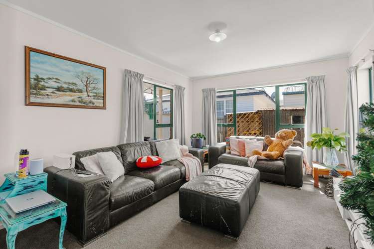 20 Linton Crescent Matua_4