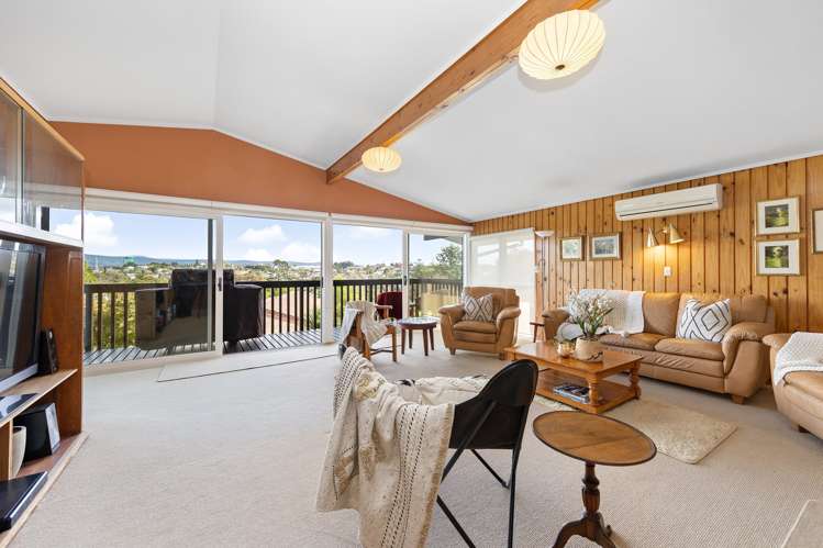 1/15 Castaing Crescent Te Atatu South_5