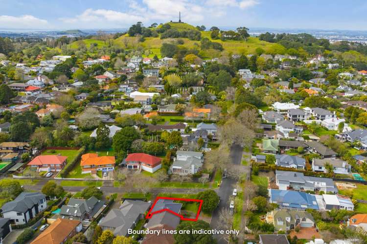 2f Golf Road Epsom_14