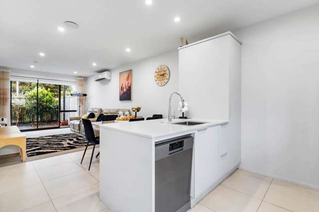 16 Rorida Lane Flat Bush_4