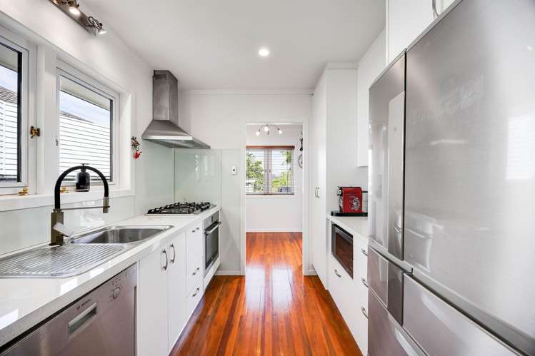 16 Paton Avenue Te Atatu South_6