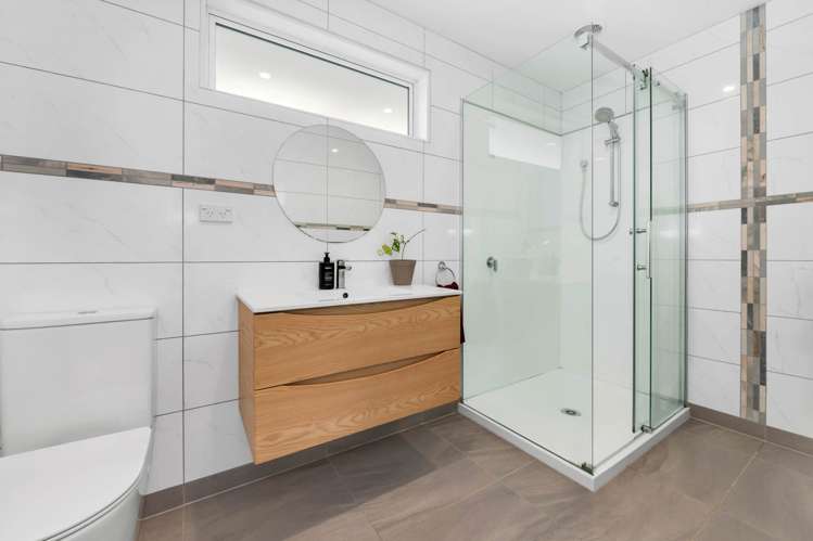 18 Shelly Bay Road Beachlands_21