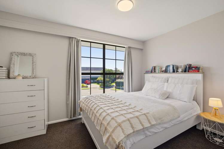 4 Larkhill Place Russley_18