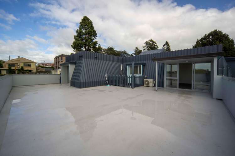 9/2 Ruakiwi Road Hamilton Central_11