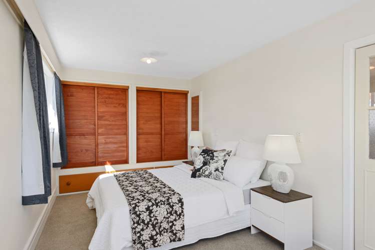 8 Minorca Lane Burwood_13