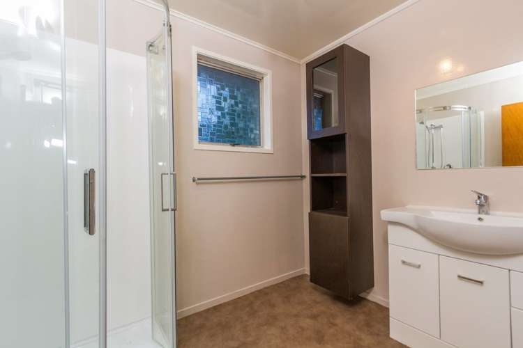 35a Roberts Road Te Atatu South_20