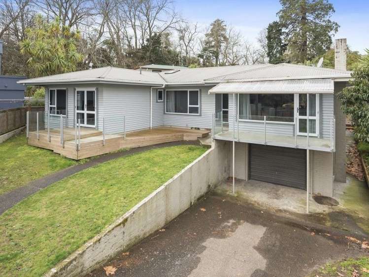 654 River Road Chartwell_0