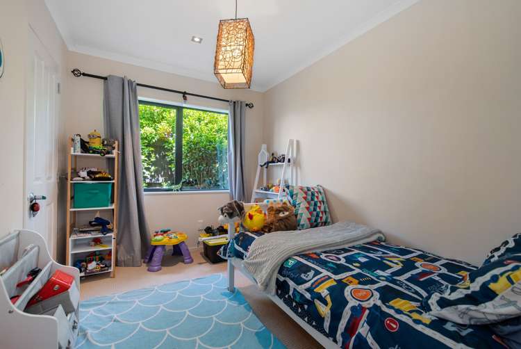 14 Compton Grove Huntington_14