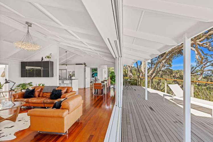 39 Oaia Road Muriwai_15