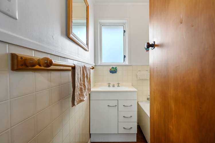 38 Enderley Avenue Enderley_13