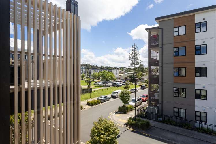 G02/9 Mahana Road Northcote_4