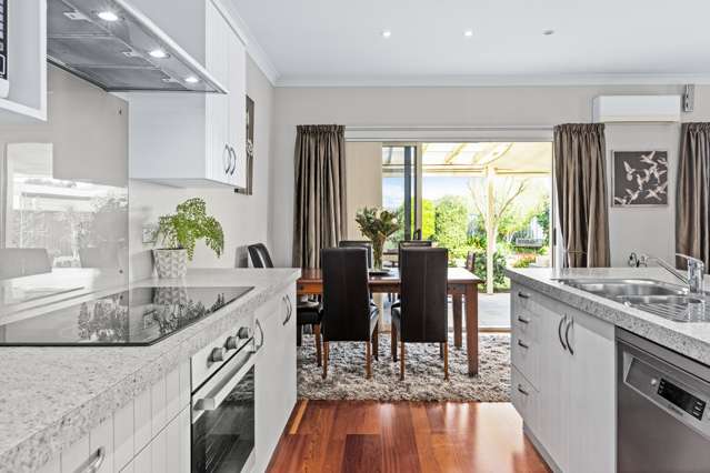 14 Heynes Place Clive_4