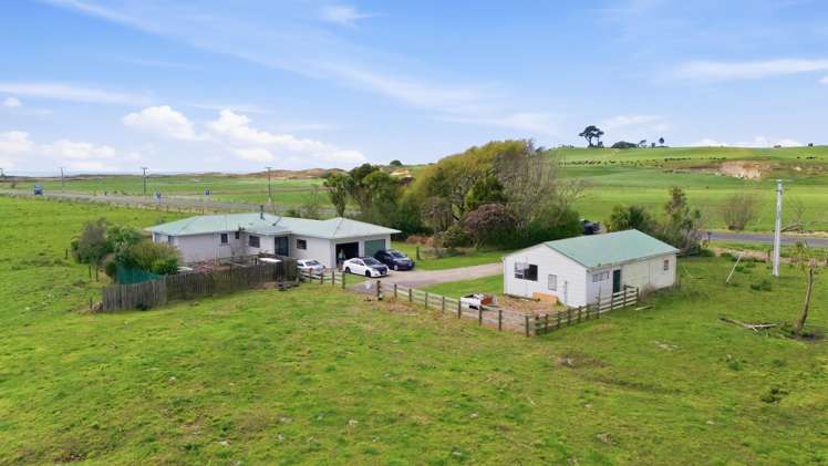 155 Cutwater Road and 2 Gardiner Place Pukehina_30