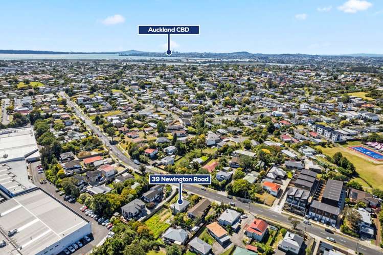 39 Newington Road Henderson_16